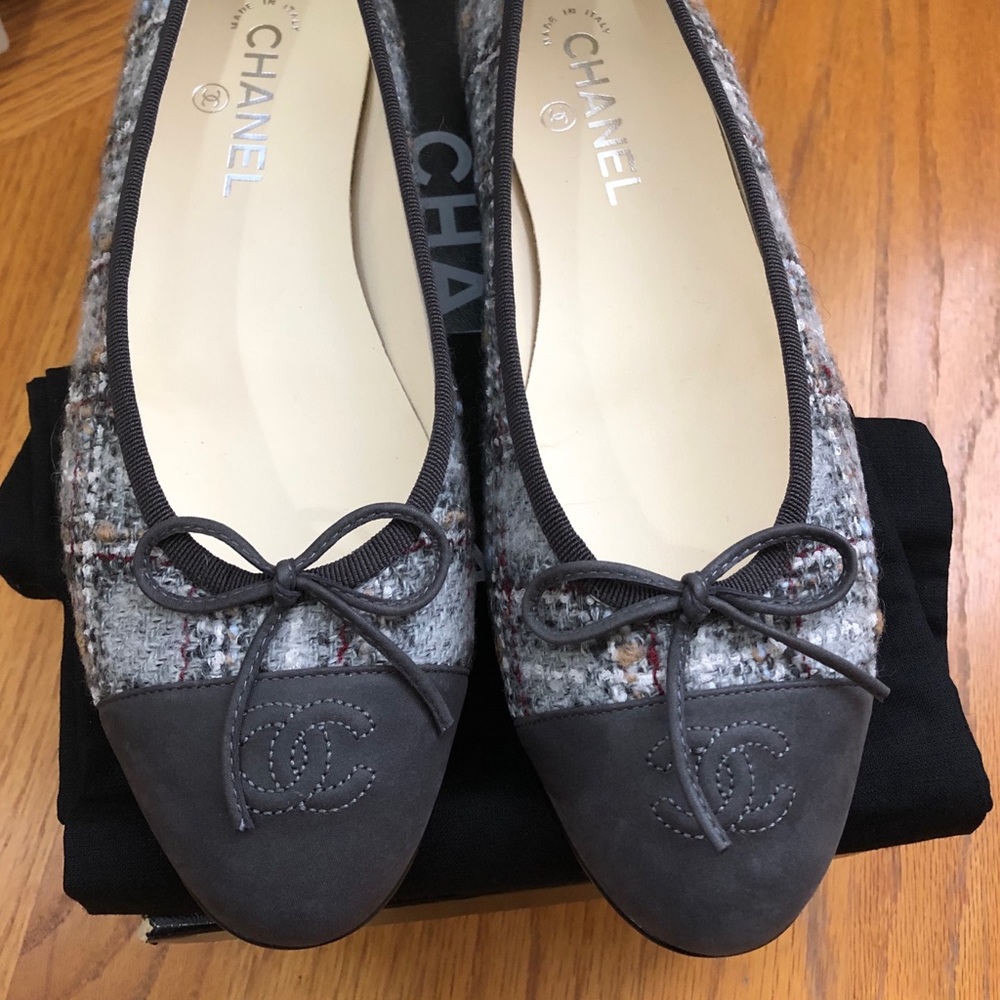 Authentic Brand New Chanel Flats tweed